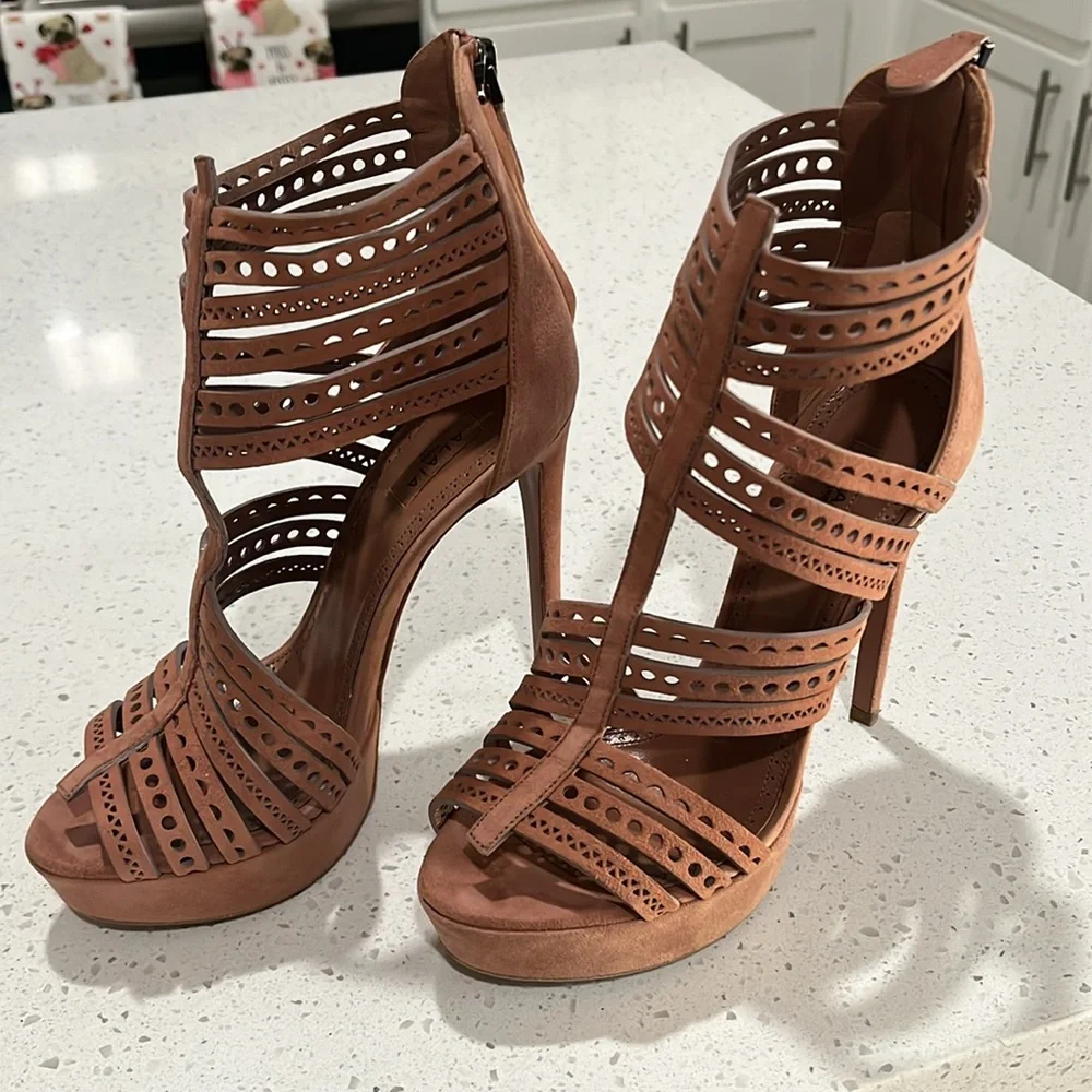Alaia size 36.5 pink nude laser cut suede strap 4 inch never worn pumps